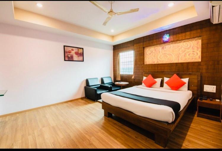 Seasons Residency Hotel Бангалор Екстериор снимка