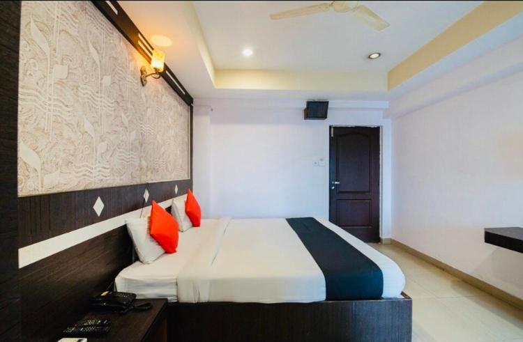 Seasons Residency Hotel Бангалор Екстериор снимка