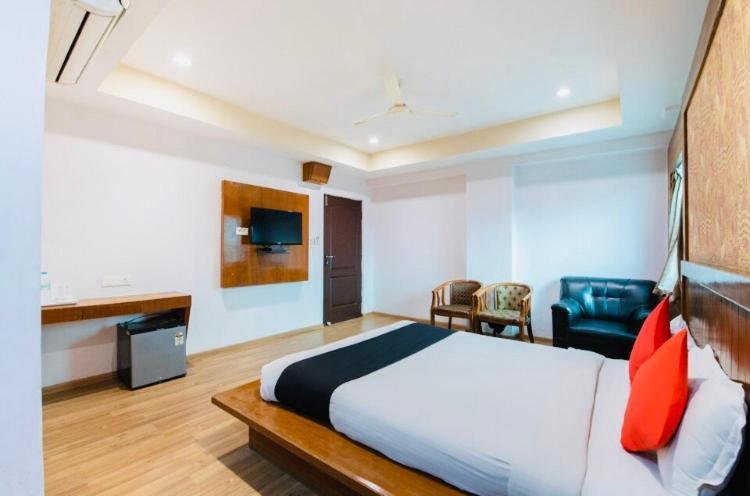 Seasons Residency Hotel Бангалор Екстериор снимка