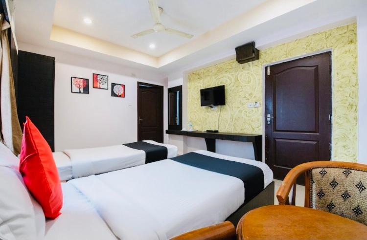 Seasons Residency Hotel Бангалор Екстериор снимка