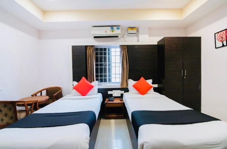 Seasons Residency Hotel Бангалор Екстериор снимка