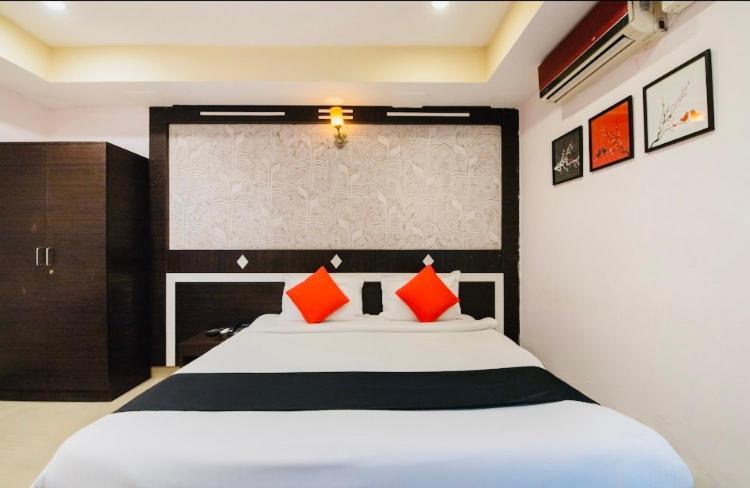 Seasons Residency Hotel Бангалор Екстериор снимка