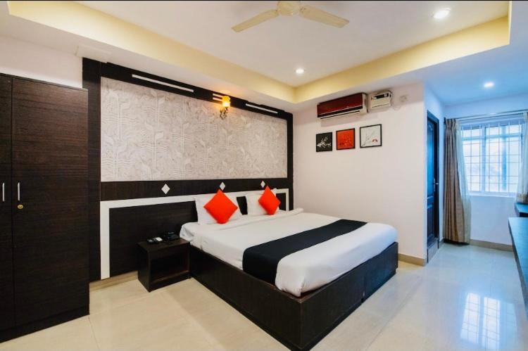 Seasons Residency Hotel Бангалор Екстериор снимка